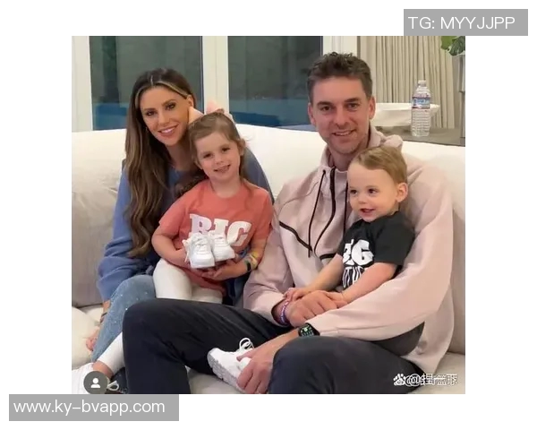 大加索尔迎来女儿诞生感恩生活赐予我们新的幸福小天使