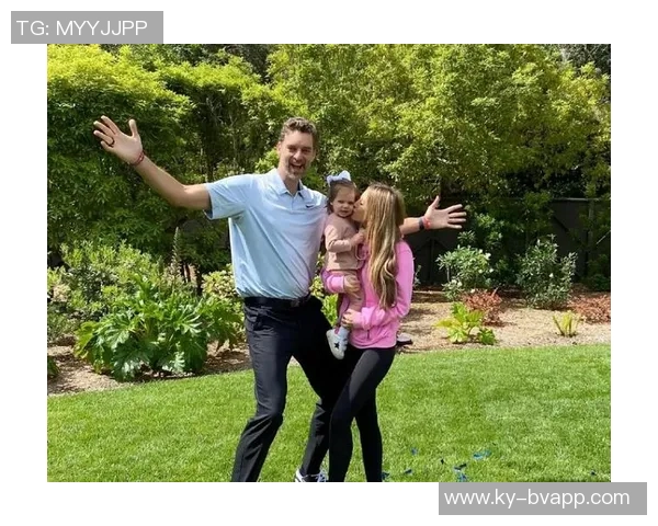 大加索尔迎来女儿诞生感恩生活赐予我们新的幸福小天使