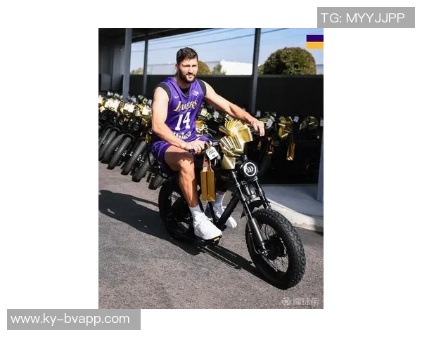 湖人队友收礼物东契奇去年圣诞节送卡丁车给独行侠全队