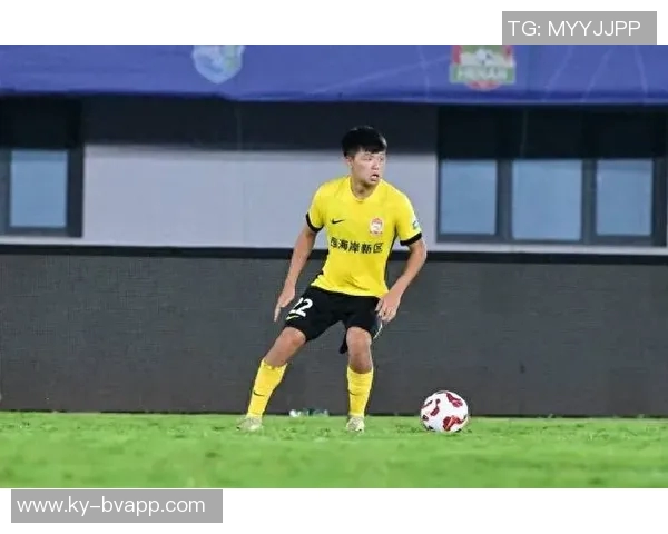 海港引进杨希旨在为右后卫位置培养新生力量以增强球队竞争力