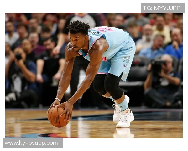 巴特勒半场表现抢眼独自发力16分4板3助力助球队争胜